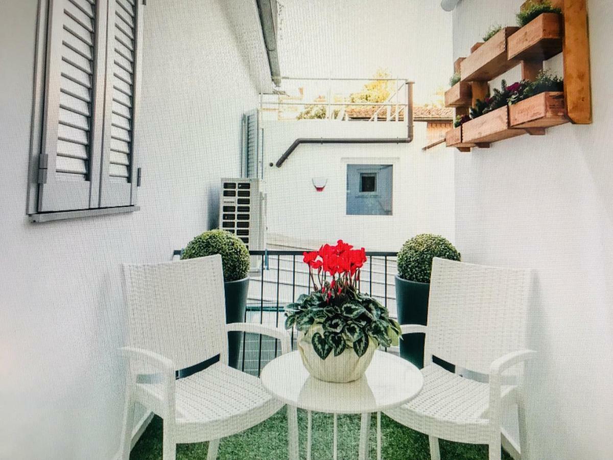 Booking Firenze Esterno foto